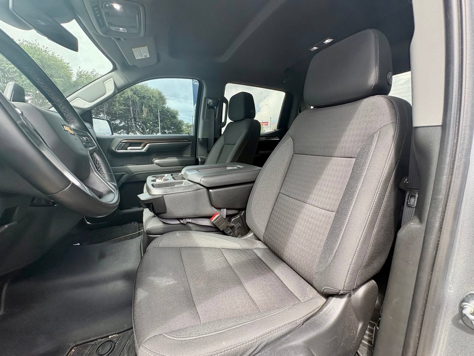 Used 2023 Chevrolet Silverado 1500 LT AWD/4WD image 18
