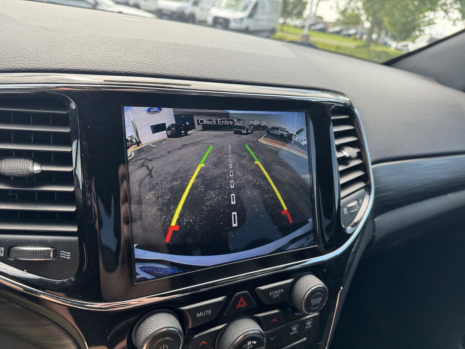 Used 2020 Jeep Grand Cherokee Altitude AWD/4WD image 28