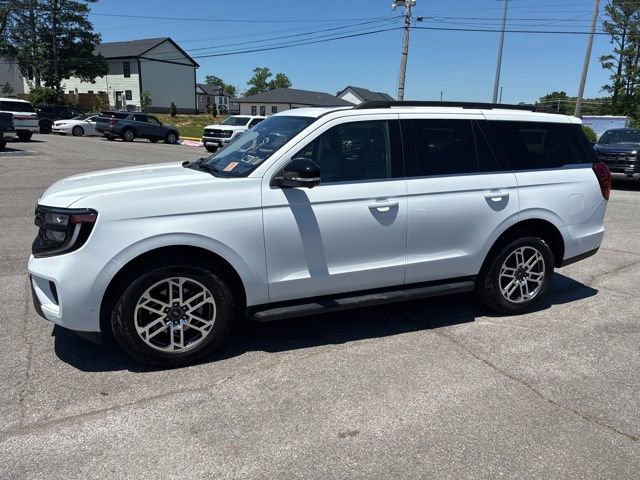 Certified 2025 Ford Expedition Active AWD/4WD image 6