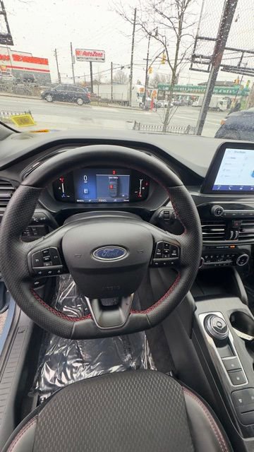 Certified 2025 Ford Escape ST-Line w/ Cold Weather Package AWD/4WD image 11