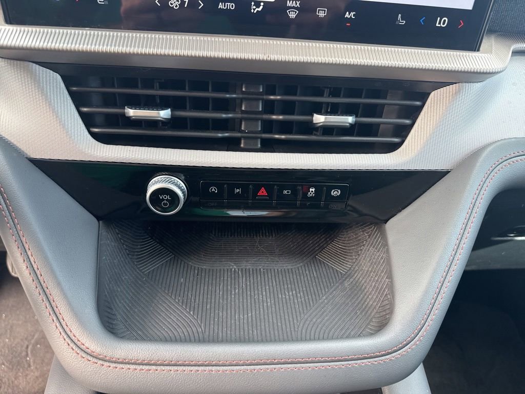 Certified 2026 Ford Explorer Active w/ Active Comfort Package RWD image 19