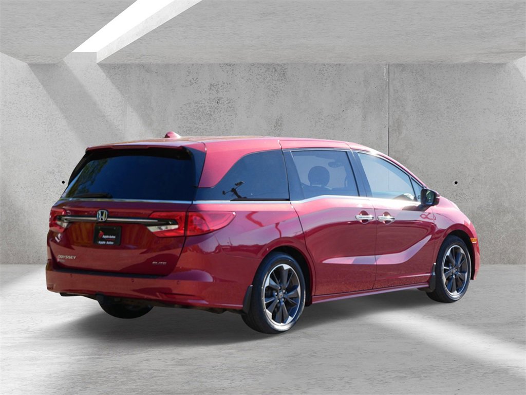 Used 2023 Honda Odyssey Elite image 3