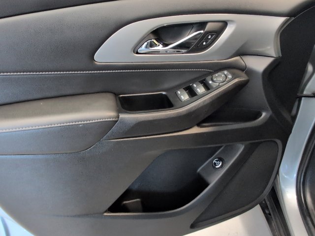 Used 2023 Chevrolet Traverse LT AWD/4WD image 14
