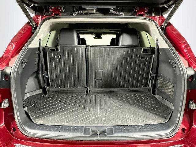 Used 2020 Toyota Highlander XLE FWD image 21