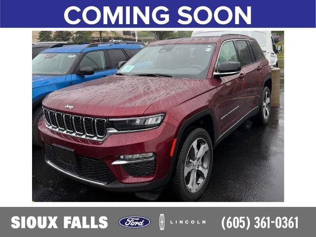 Used 2024 Jeep Grand Cherokee Limited AWD/4WD image 1