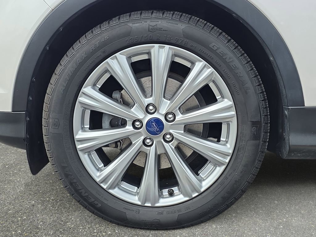 Certified 2017 Ford Escape Titanium FWD image 28