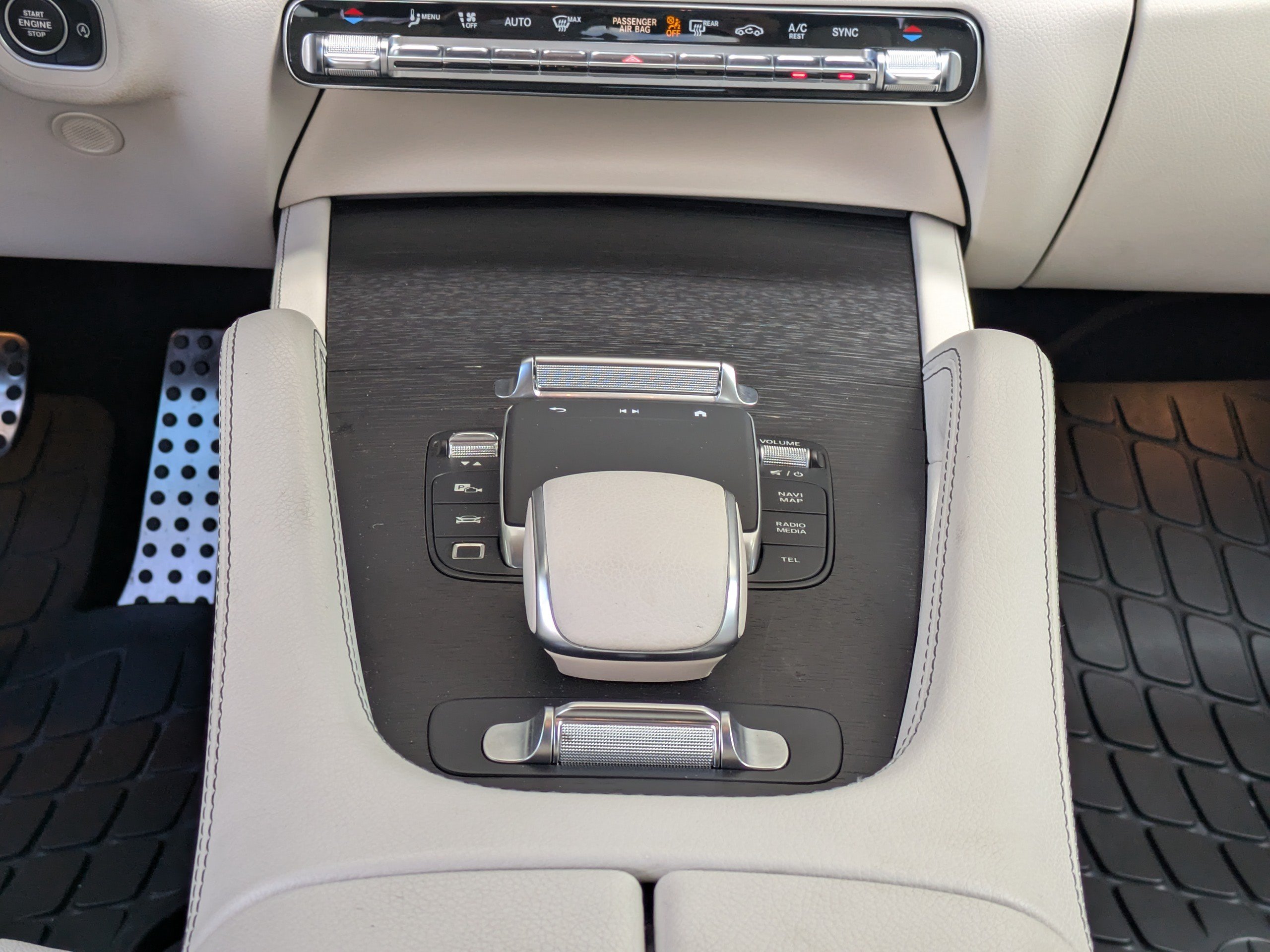 Used 2025 Mercedes-Benz GLS 450 4MATIC image 21