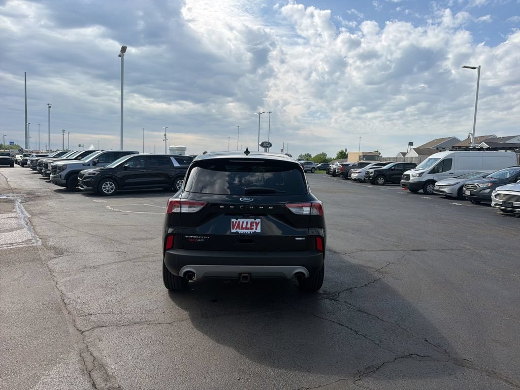 Certified 2020 Ford Escape Titanium w/ Titanium Premium Package 2.0 AWD/4WD image 9