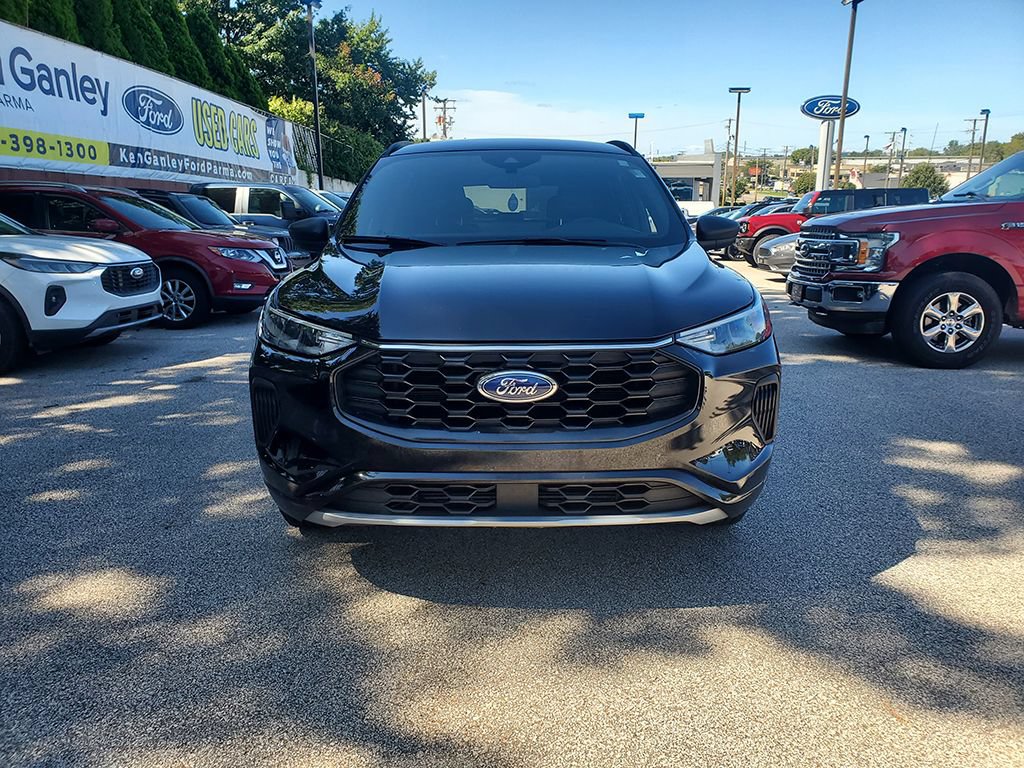 Certified 2023 Ford Escape ST-Line w/ Tech Pack #1 AWD/4WD image 2