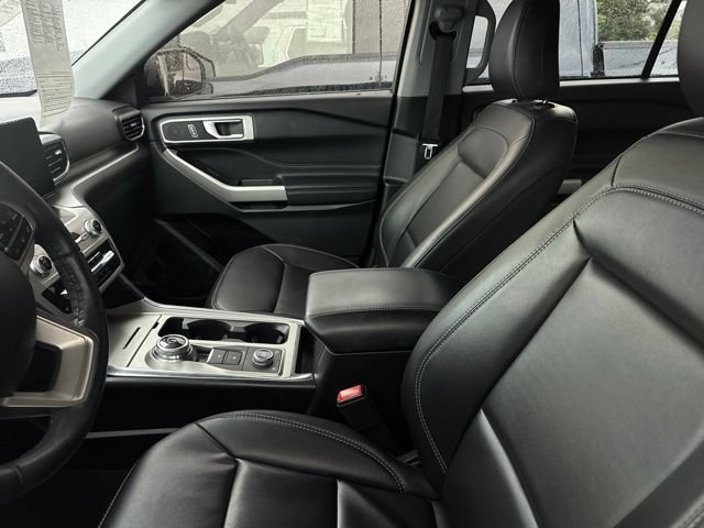 Certified 2022 Ford Explorer XLT w/ Equipment Group 202A AWD/4WD image 24