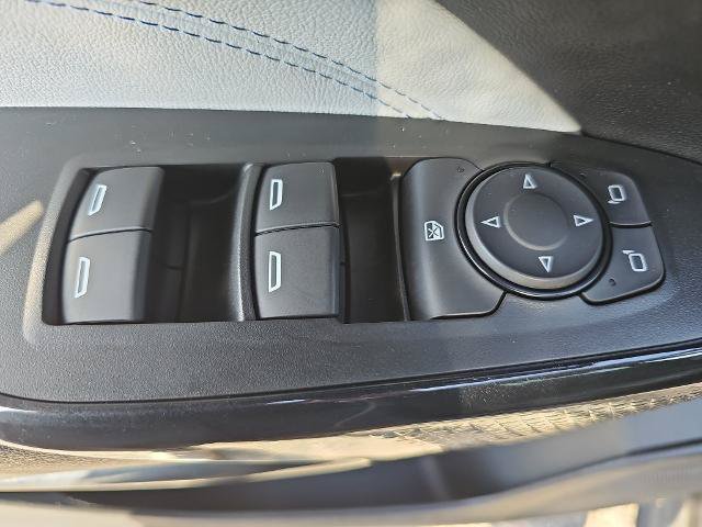 Used 2025 Chevrolet Trax LT w/ LT Convenience Package FWD image 26