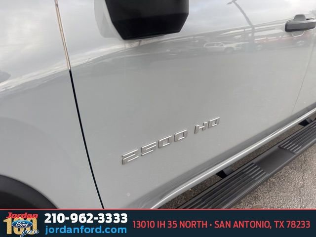 Used 2025 Chevrolet Silverado 2500 Custom w/ Custom Value Package image 9