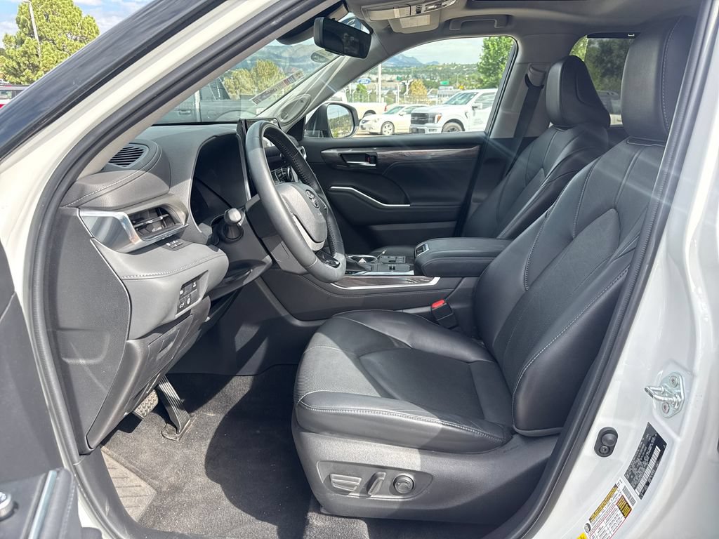 Used 2023 Toyota Highlander Limited AWD/4WD image 11