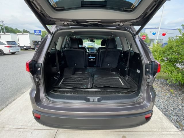 Used 2019 Toyota Highlander XLE AWD/4WD image 11