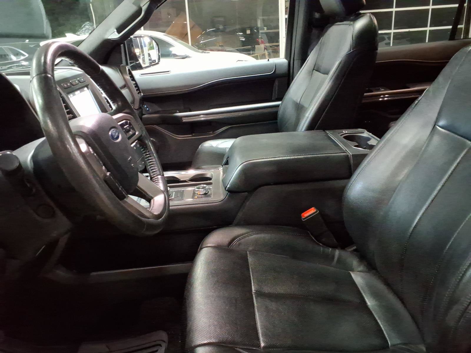 Certified 2018 Ford Expedition XLT w/ Equipment Group 202A AWD/4WD image 10