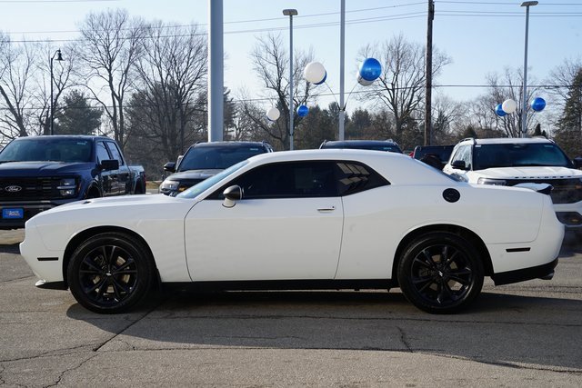 Used 2020 Dodge Challenger SXT w/ Blacktop Package image 4