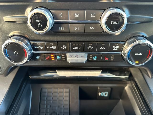 Certified 2024 Ford F250 Lariat w/ Lariat Ultimate Package image 32