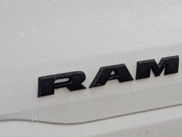 Used 2022 RAM 1500 Big Horn w/ Night Edition AWD/4WD image 12