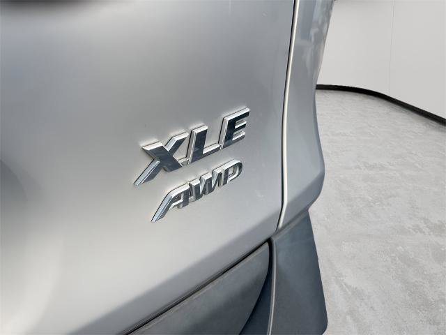 Used 2021 Toyota RAV4 XLE image 9