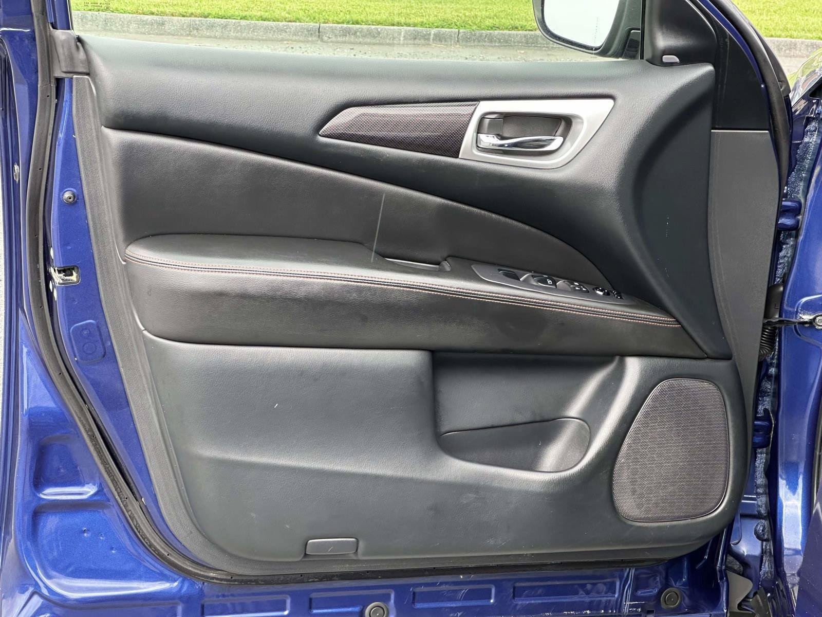 Used 2019 Nissan Pathfinder SV w/ Rock Creek Edition FWD image 16