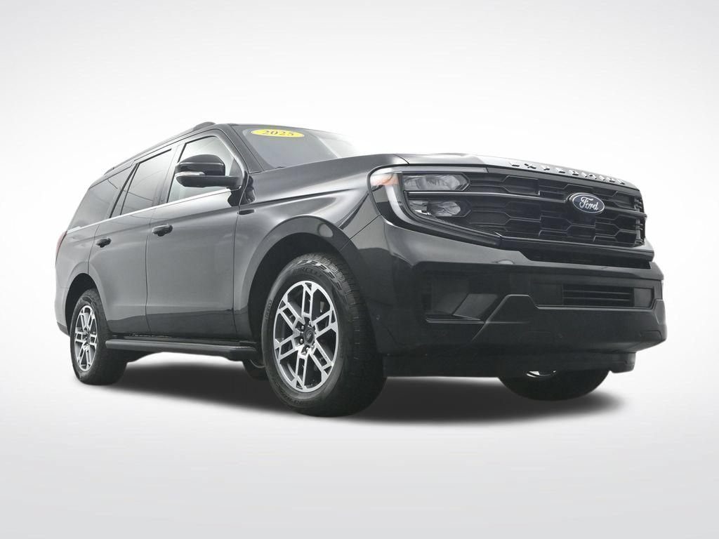 Certified 2025 Ford Expedition Active AWD/4WD image 32