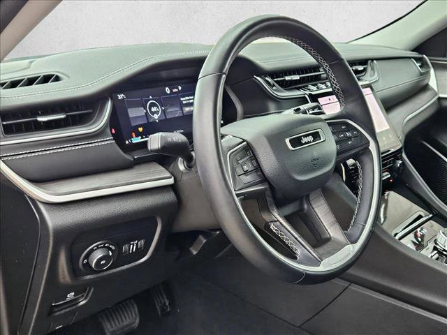 Used 2022 Jeep Grand Cherokee L Limited AWD/4WD image 10
