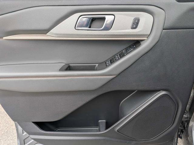Certified 2025 Ford Explorer Active w/ Active Comfort Package RWD image 17