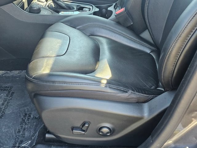 Used 2022 Jeep Cherokee Limited AWD/4WD image 17