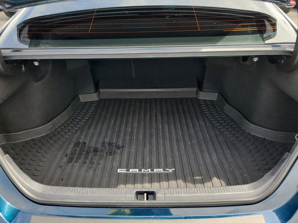 Used 2021 Toyota Camry SE FWD image 10