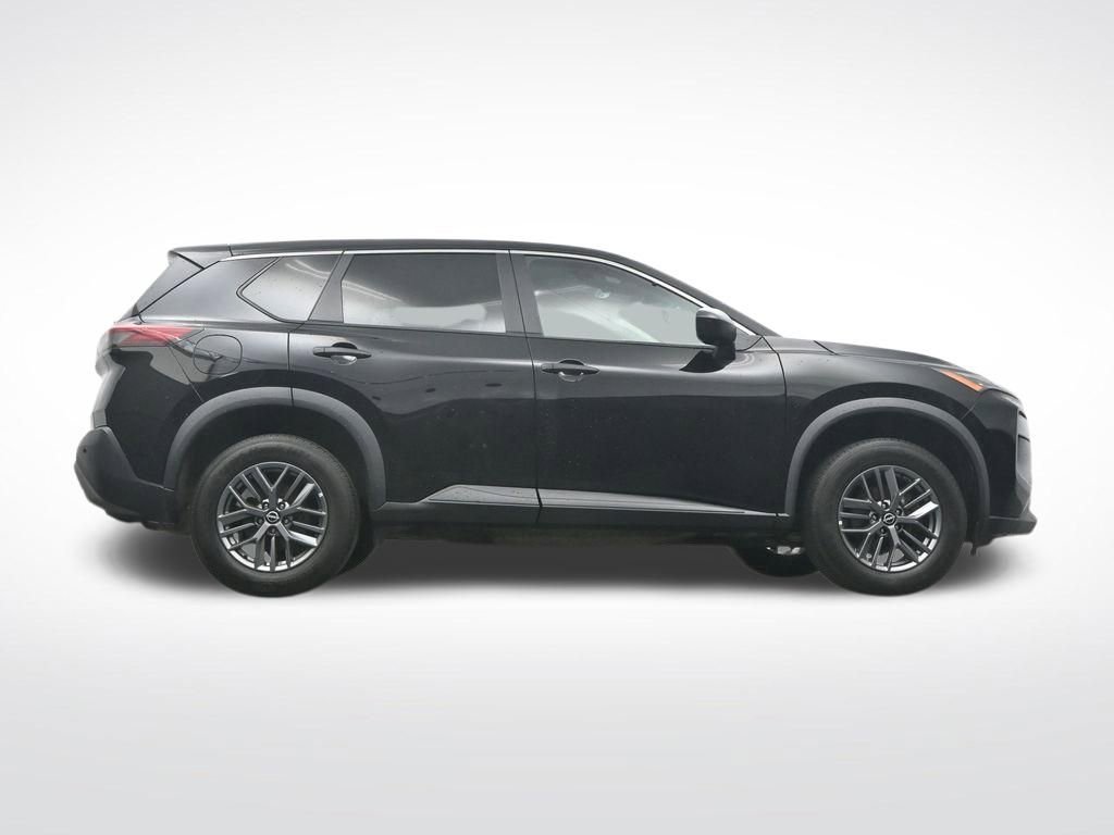 Used 2023 Nissan Rogue S AWD/4WD image 35