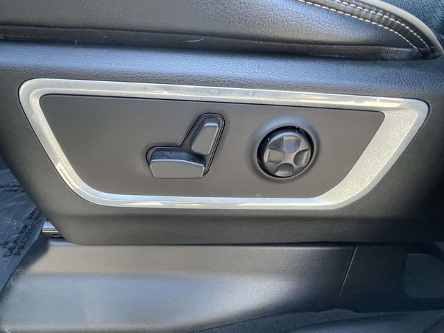 Used 2019 RAM 1500 Laramie AWD/4WD image 10