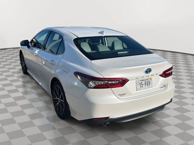 Used 2022 Toyota Camry XLE w/ Navigation Upgrade Package FWD image 4