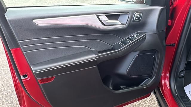 Certified 2024 Ford Escape Platinum image 11