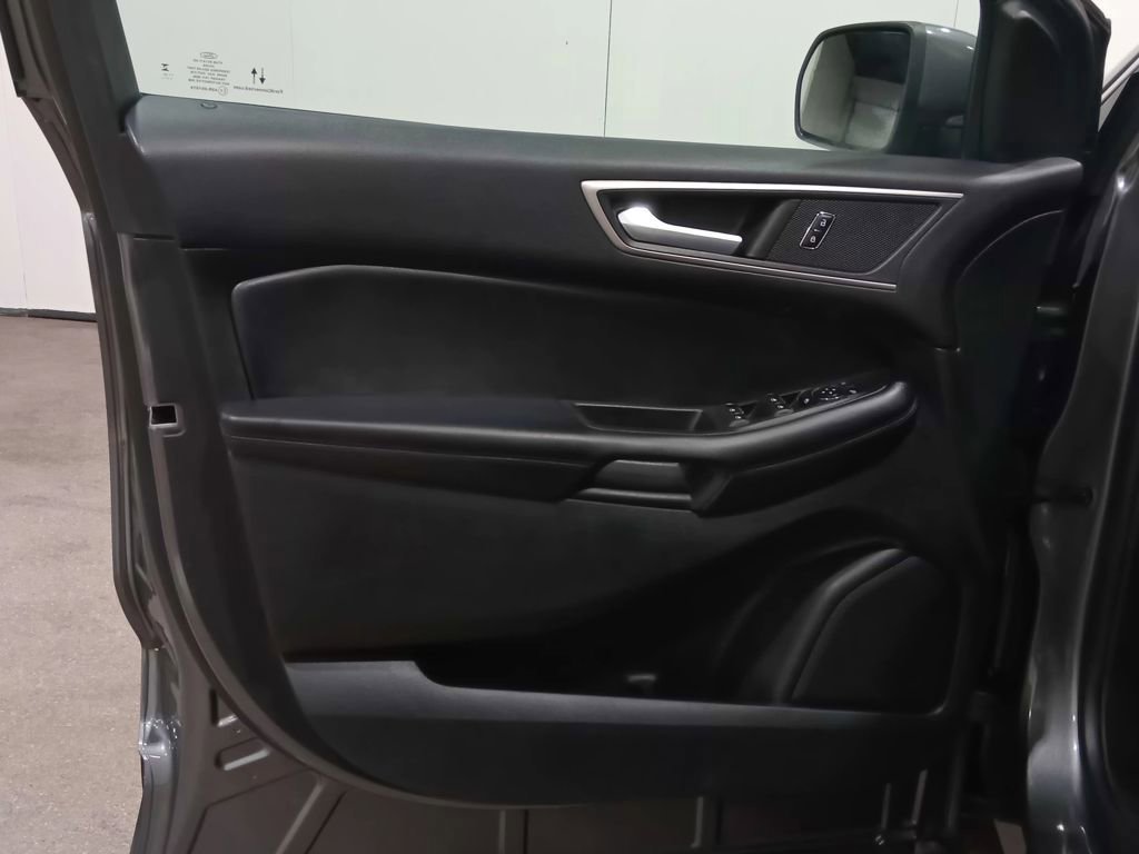 Certified 2023 Ford Edge SEL image 17