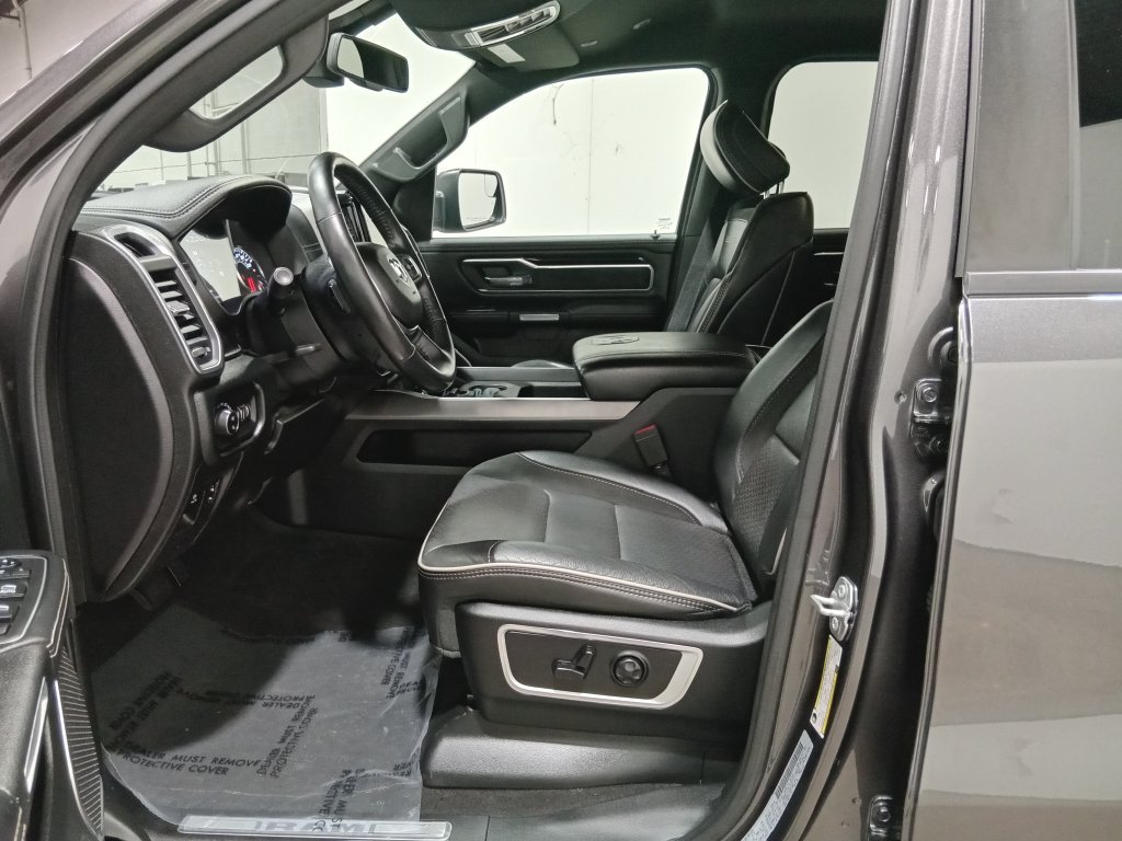 Used 2020 RAM 1500 Laramie w/ Sport Appearance Package AWD/4WD image 18