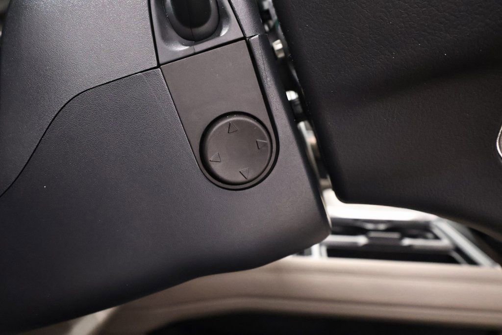 Certified 2026 Ford F350 Platinum w/ Platinum Plus Package image 30