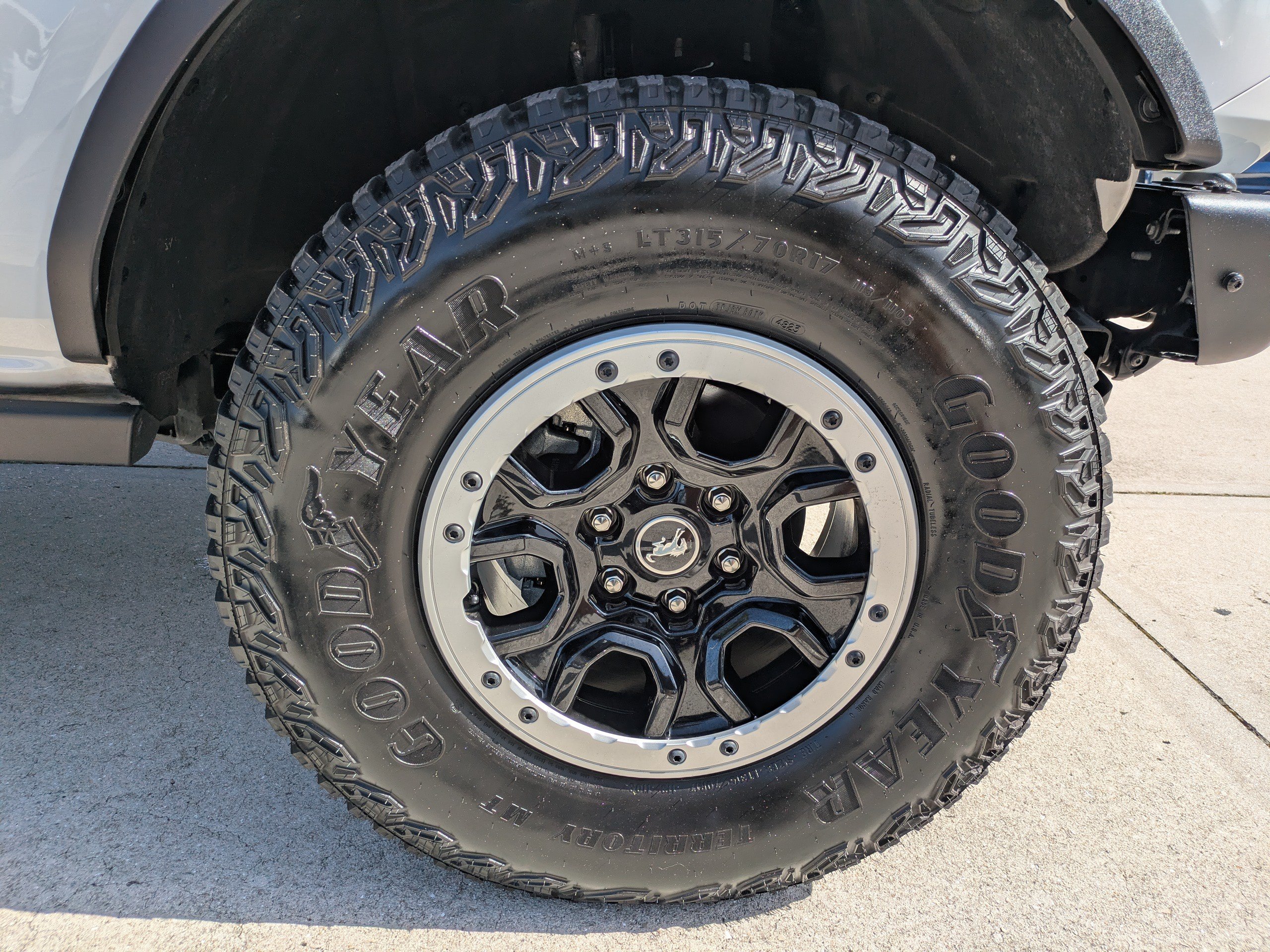 Certified 2023 Ford Bronco Badlands w/ Sasquatch Package AWD/4WD image 11