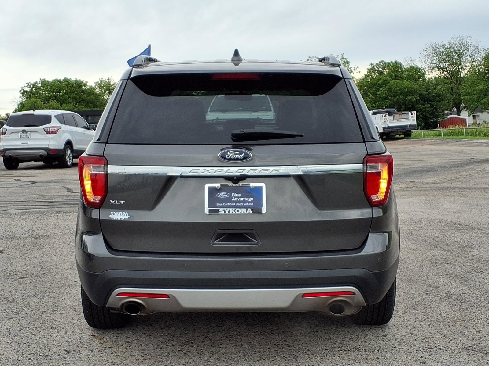 Certified 2017 Ford Explorer XLT w/ Equipment Group 202A FWD image 4