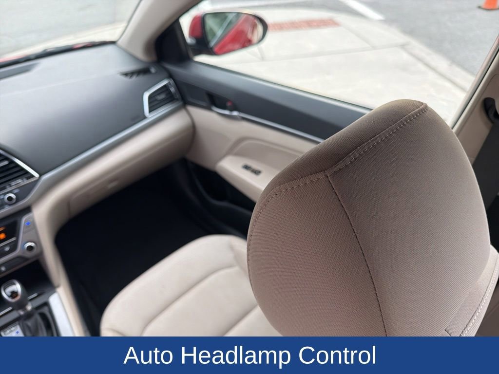 Used 2017 Hyundai Elantra SE image 15