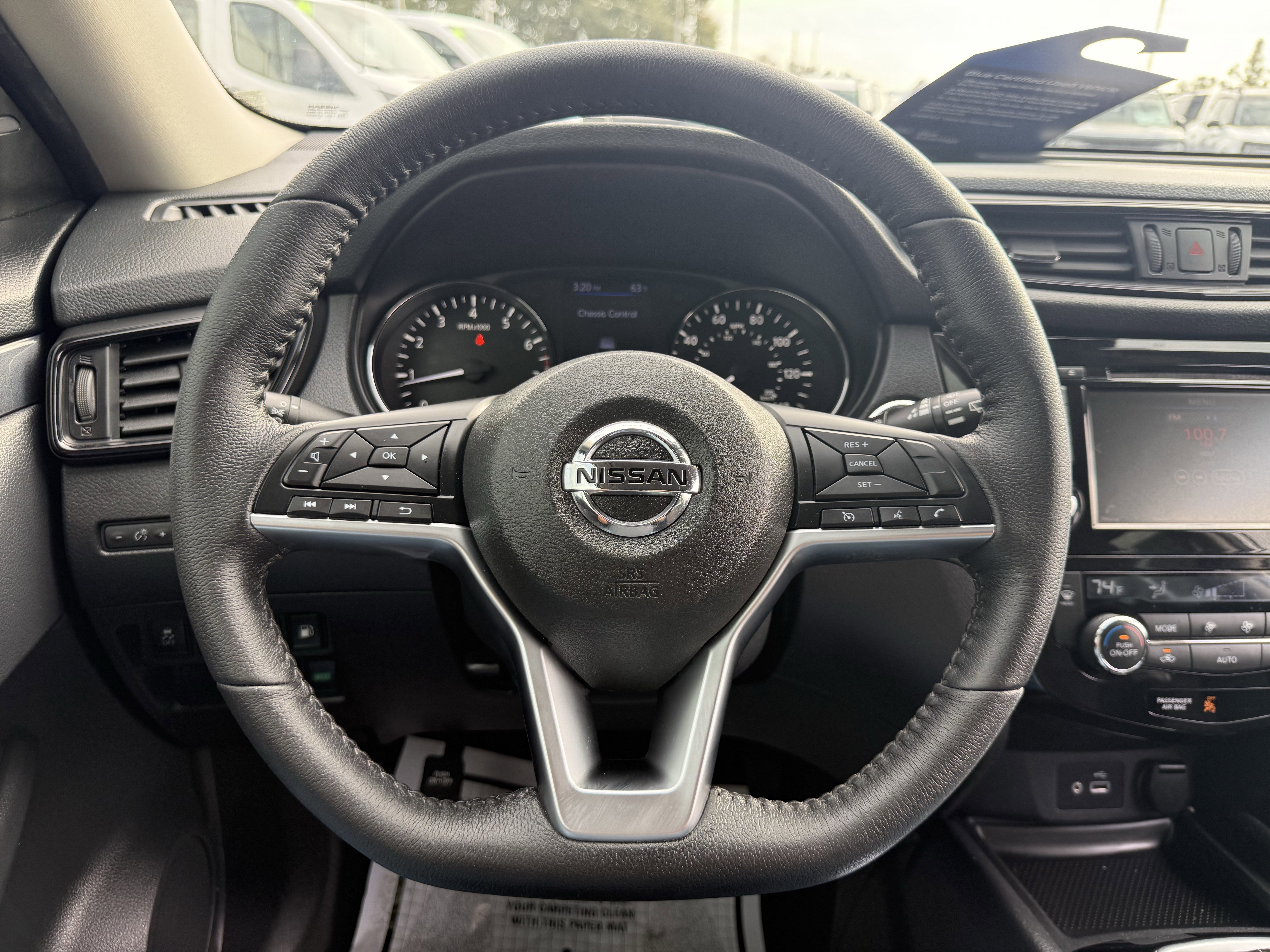 Used 2020 Nissan Rogue SV image 26