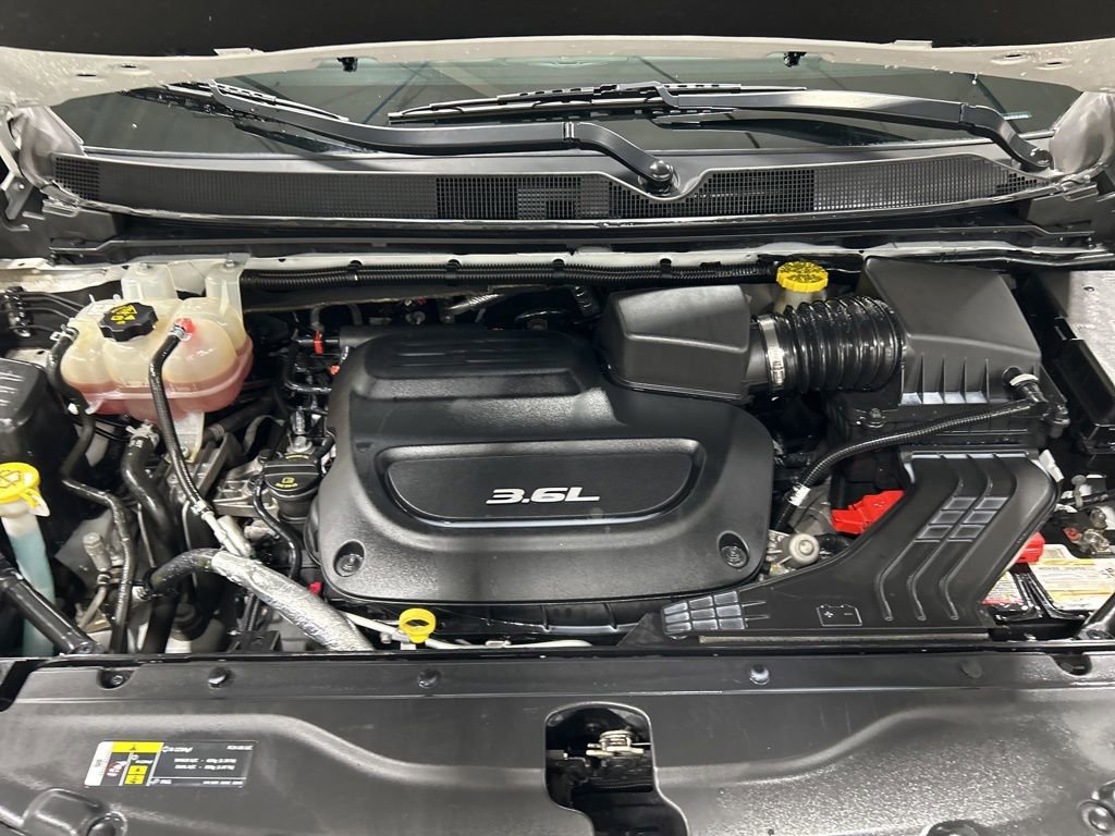 Used 2018 Chrysler Pacifica Touring-L FWD image 32