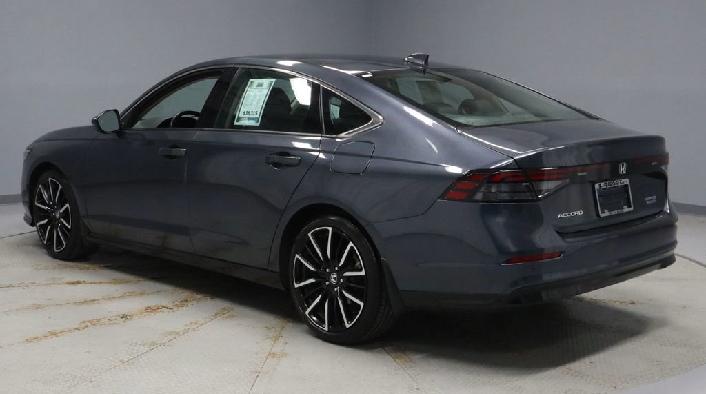 Used 2025 Honda Accord Touring image 3
