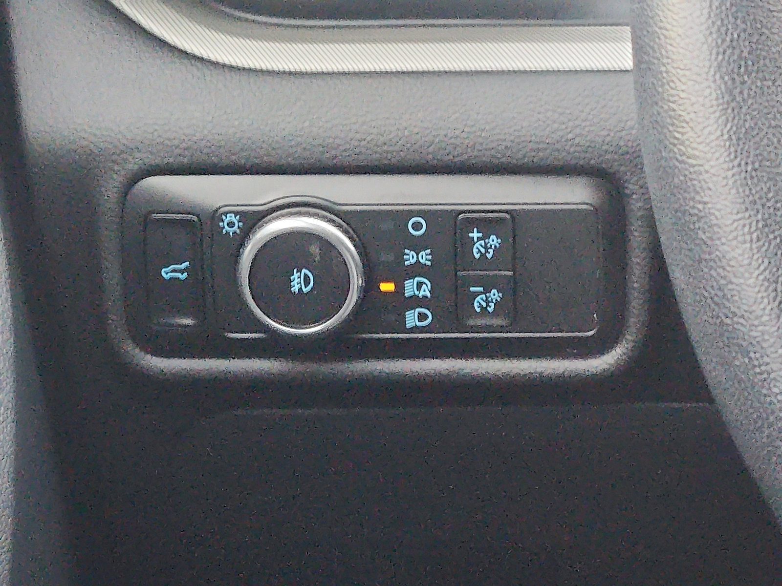 Certified 2023 Ford Explorer XLT w/ Equipment Group 202A image 13