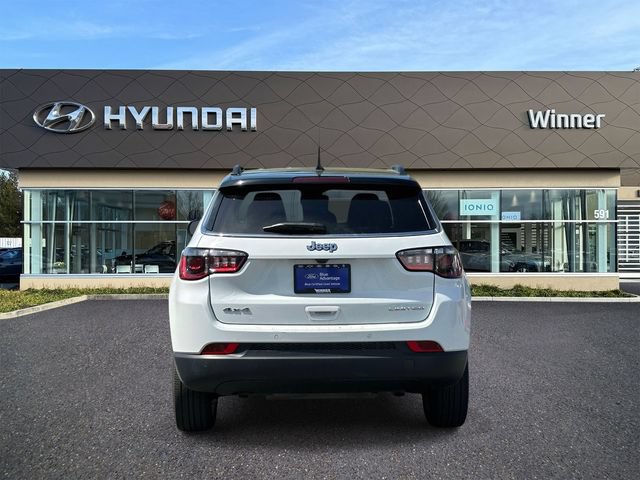 Used 2025 Jeep Compass Limited AWD/4WD image 3