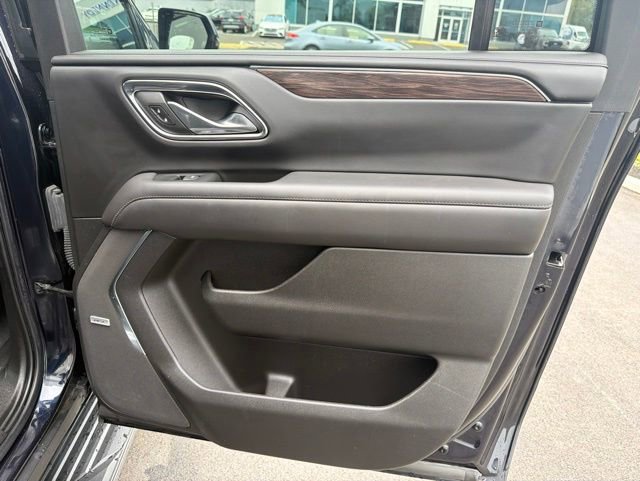 Used 2023 Chevrolet Suburban LT w/ LT Signature Plus Package AWD/4WD image 19