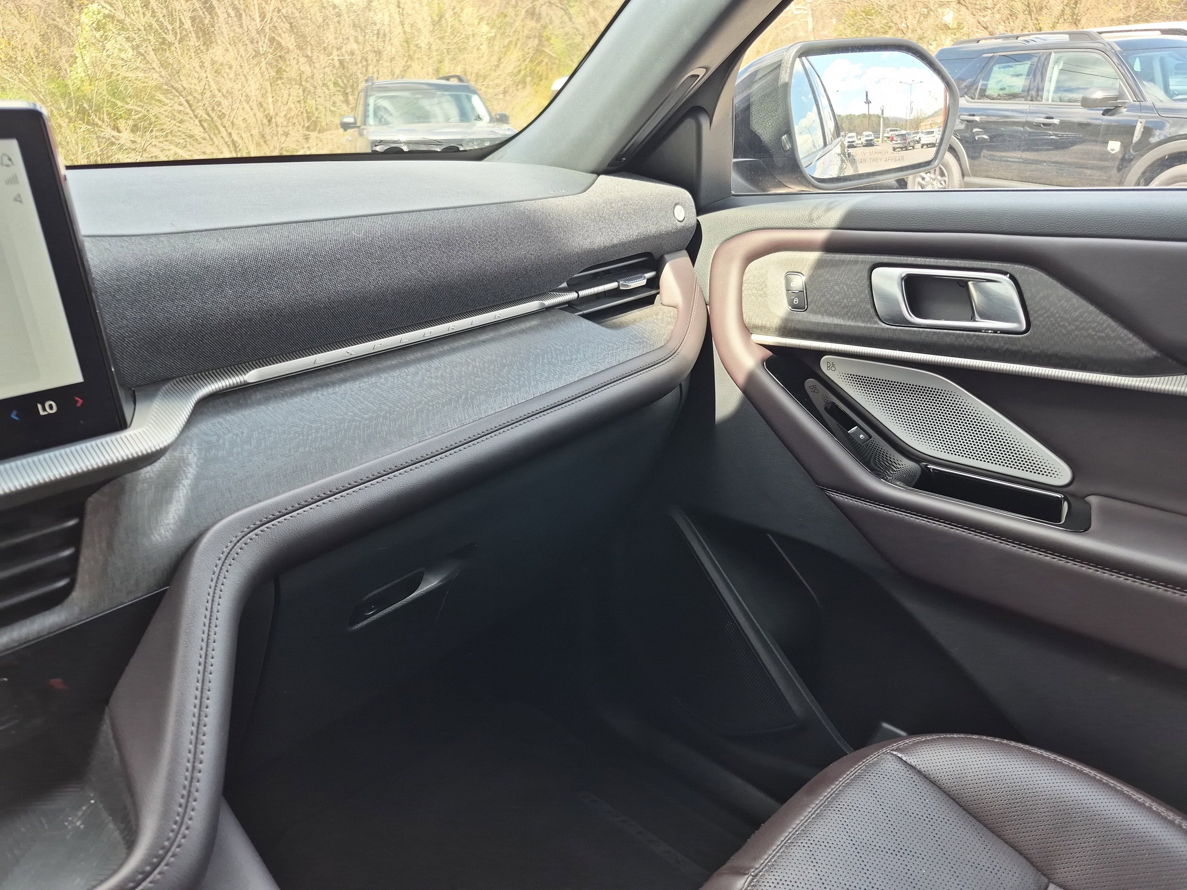 Certified 2025 Ford Explorer Platinum image 22