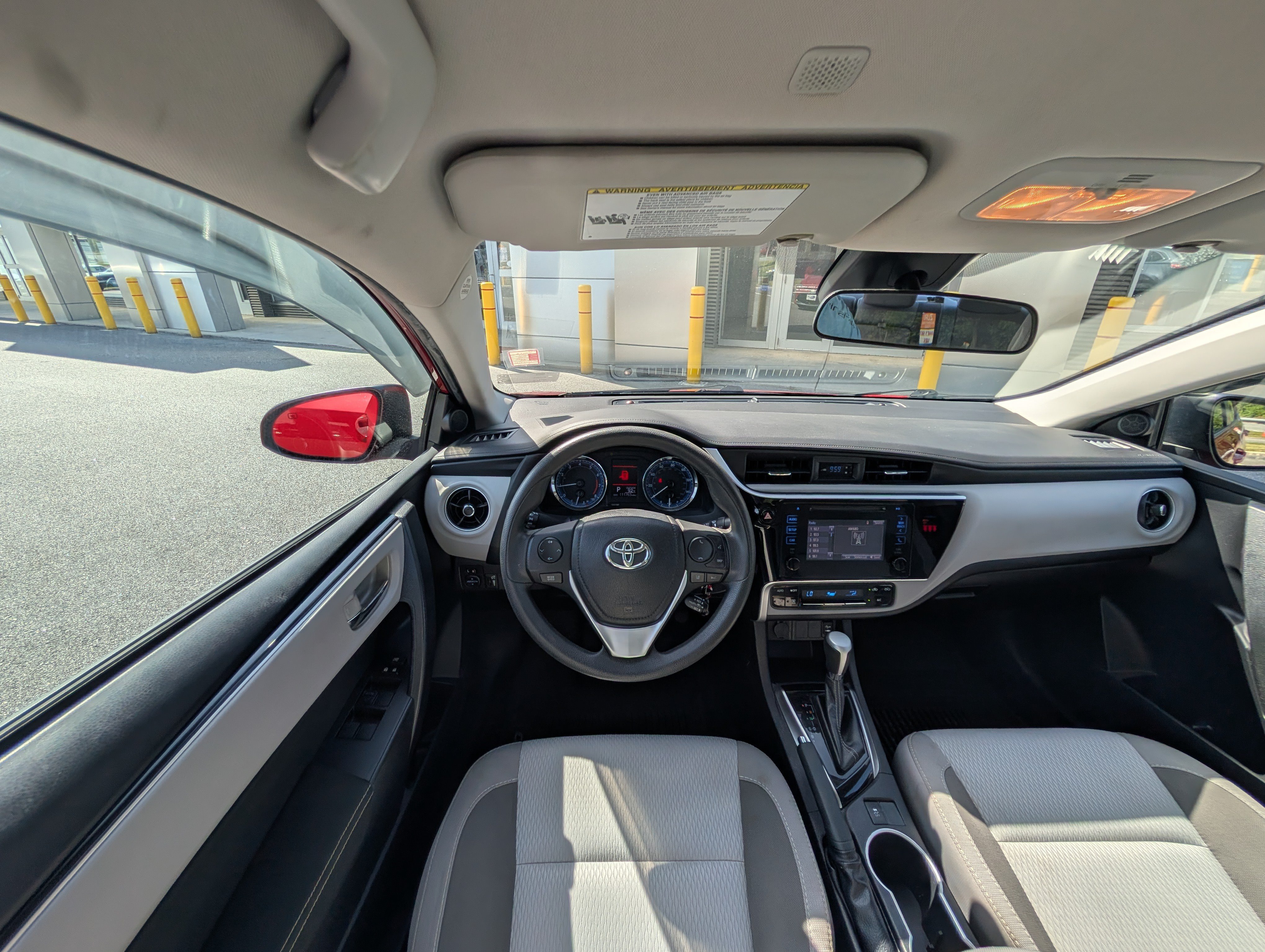 Used 2019 Toyota Corolla LE w/ Carpet Mat Package (TMS) FWD image 17