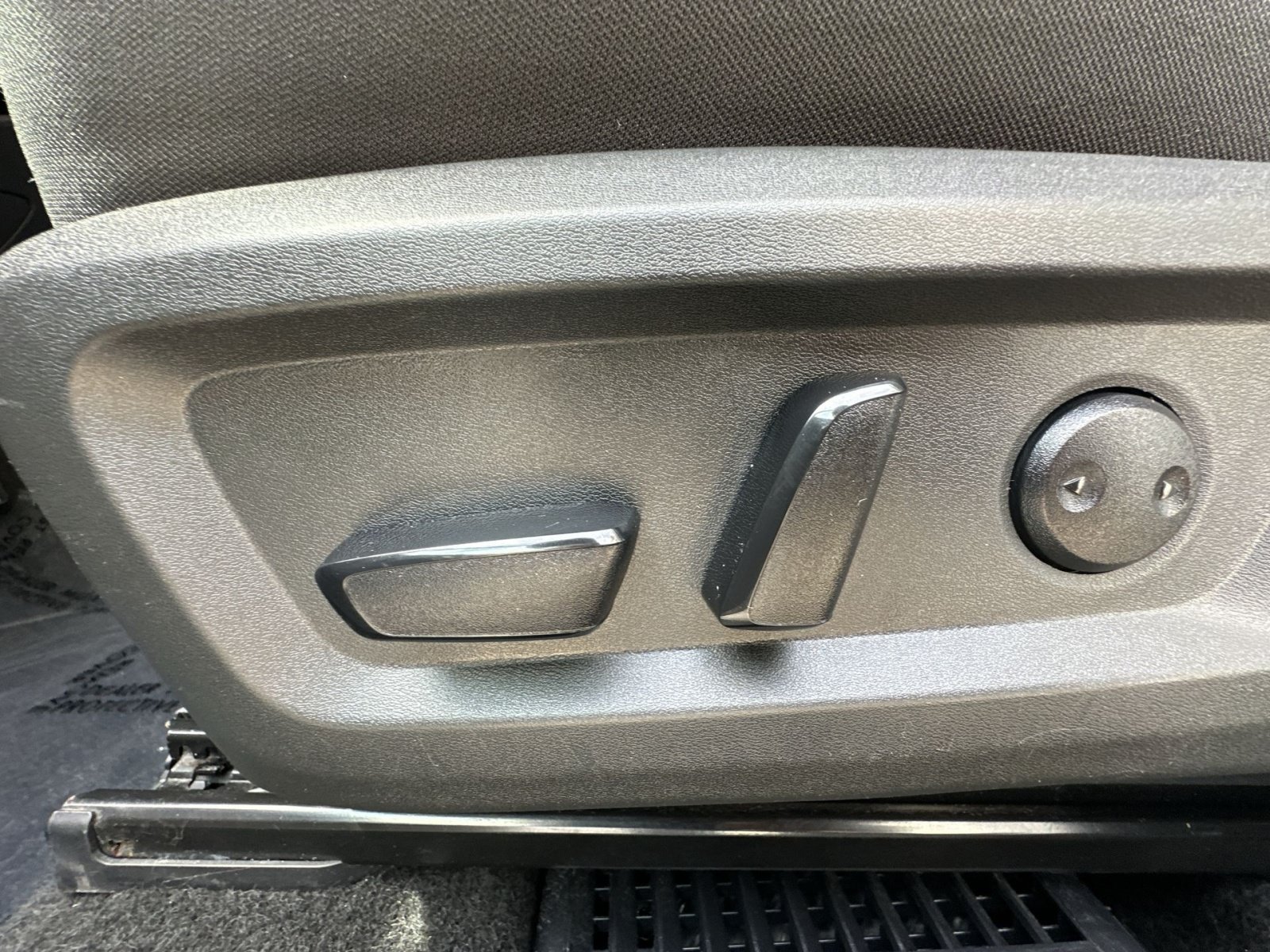 Used 2024 Nissan Rogue SV AWD/4WD image 22