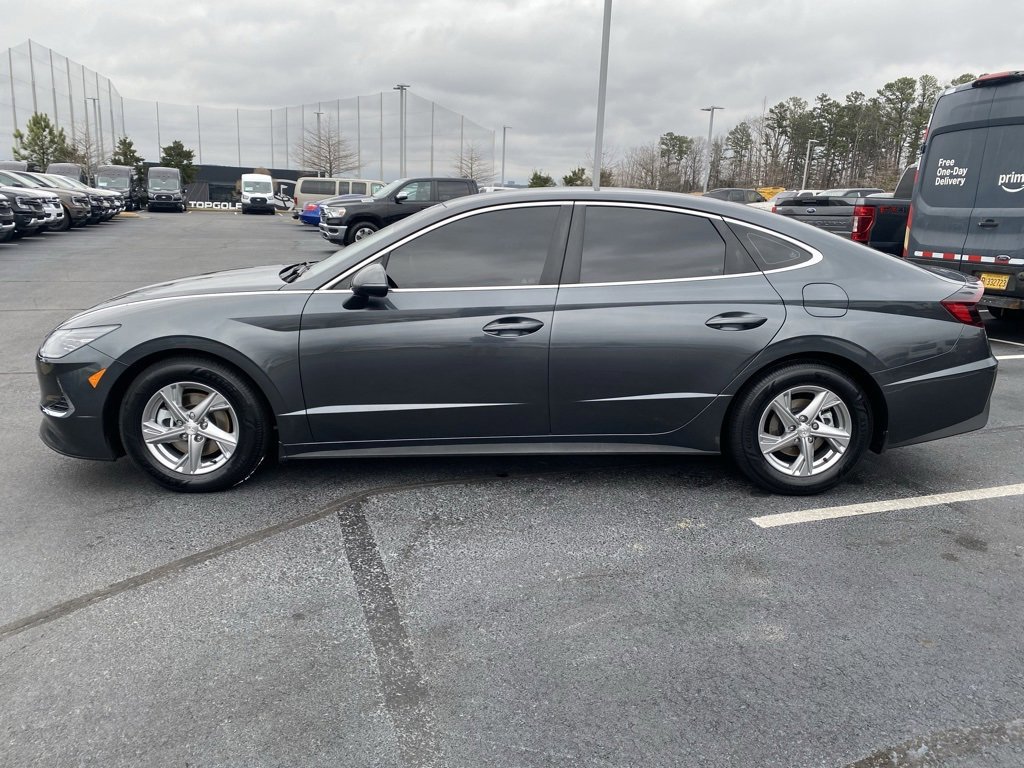Used 2023 Hyundai Sonata SE image 2
