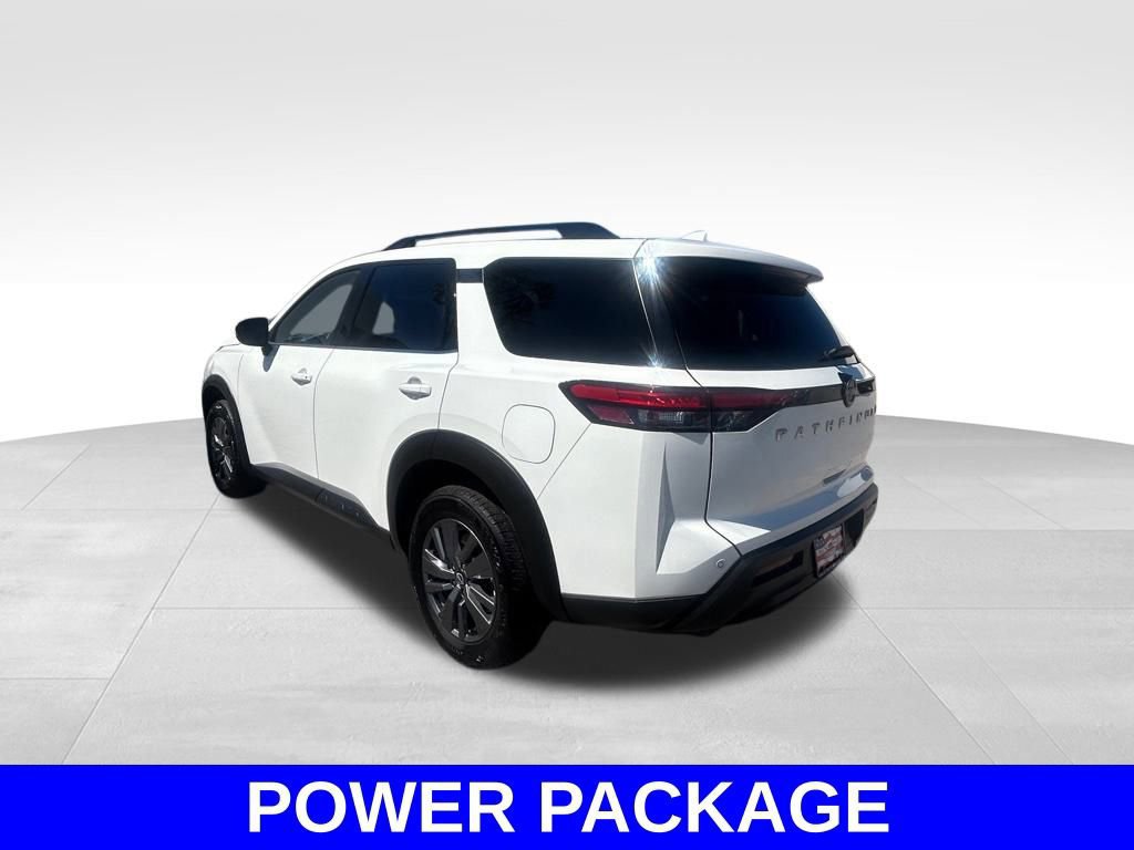 Used 2025 Nissan Pathfinder SV image 5